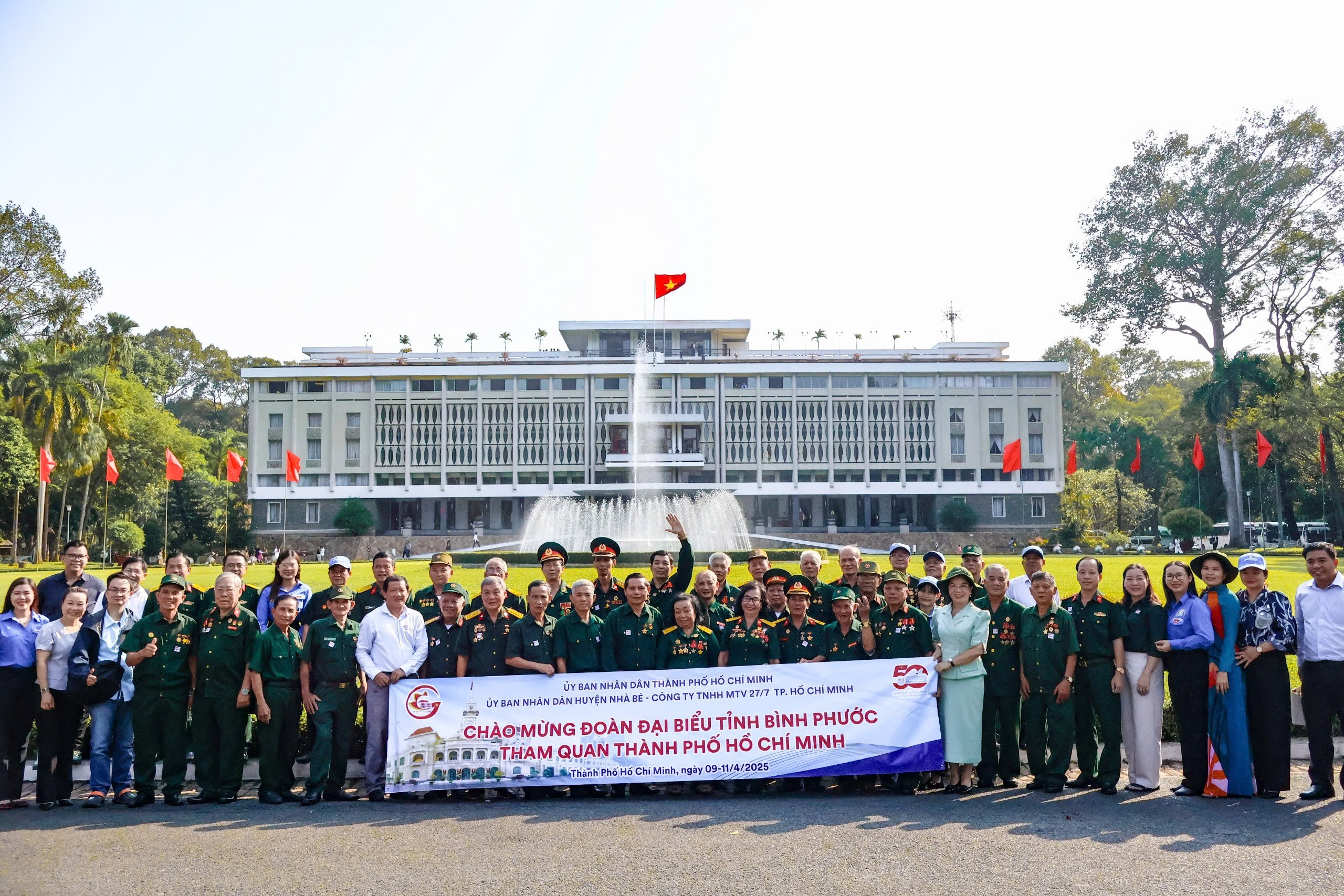 >Công ty TNHH MTV 27/7 Thành phố Hồ Chí Minh đón tiếp Đoàn Đại biểu người có công Tỉnh Bình Phước nhân kỷ niệm 50 năm Ngày Giải phóng miền Nam, thống nhất đất nước (30/4/1975 - 30/4/2025).